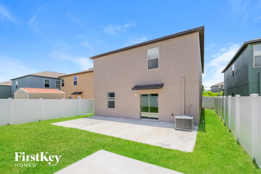 Building Photo - 7410 Pearly Everlasting Ave