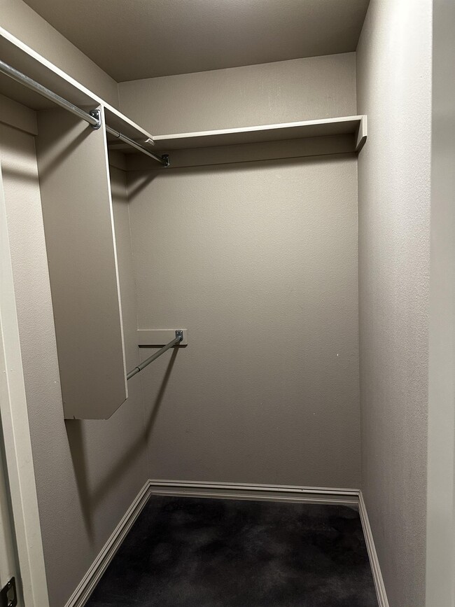 Building Photo - 4104 Maple Dr