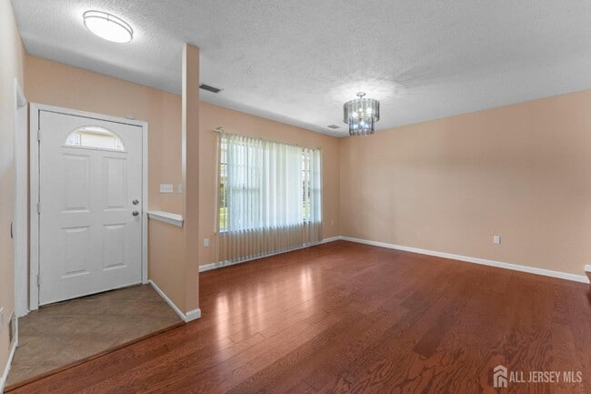 Building Photo - 36 Sassafras Ct