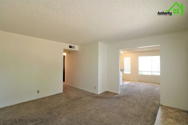 Building Photo - 900 Jamieson Ct