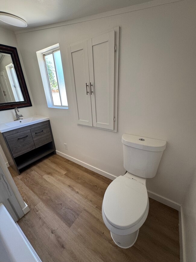 Building Photo - 40253 Johnston Ave