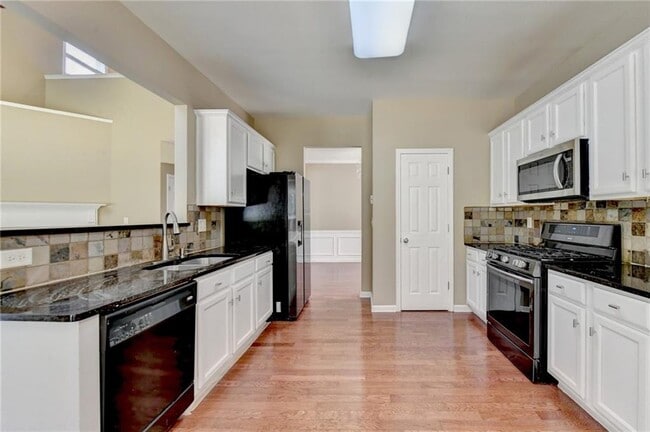 Building Photo - 5740 Crestwick Wy