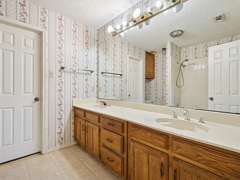 Building Photo - 2812 Springhaven Ct