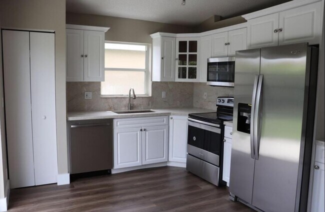 Building Photo - 125 Buffet Key