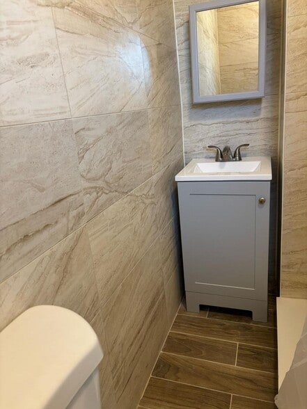 Building Photo - 2014 Pineway Dr