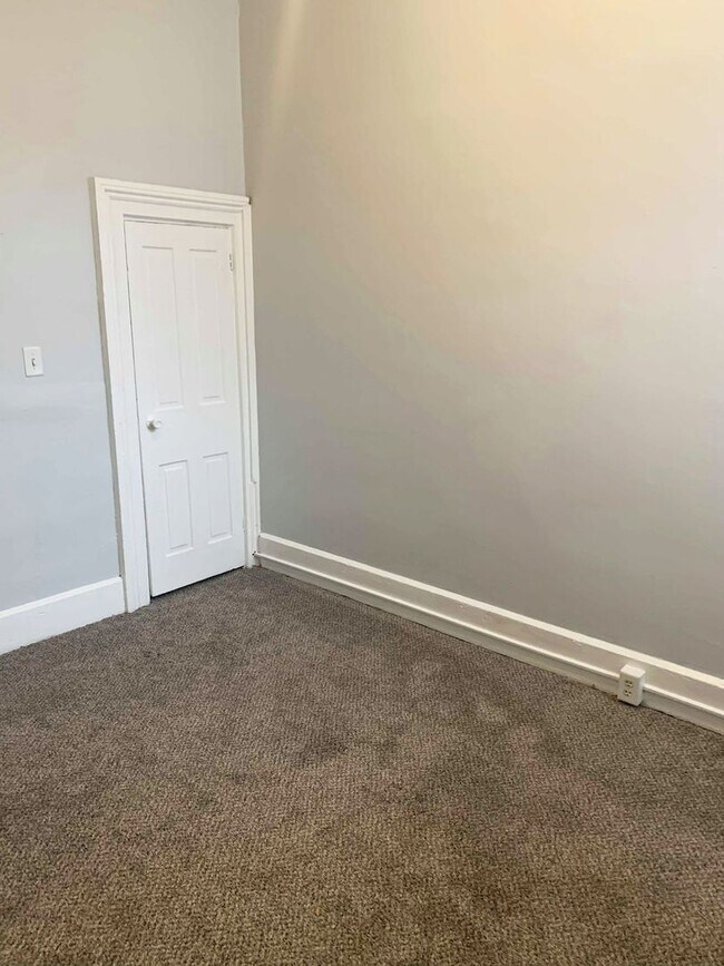 Building Photo - 635-639 Oregon Street