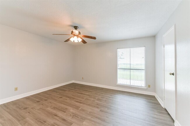 Building Photo - 7600 Emmett F Lowry Expy