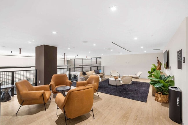 Building Photo - 225 N Miami Ave