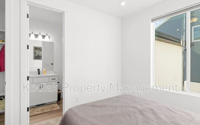 Building Photo - 127 N 4450 W