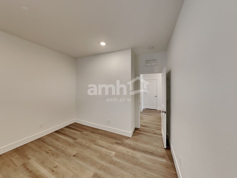 Building Photo - 11187 Magallanes St