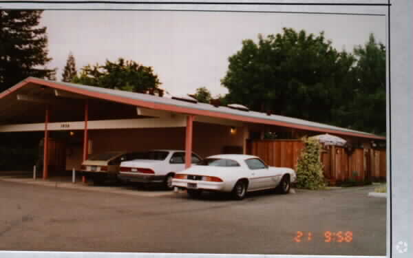 Building Photo - 1938 Montecito Ave