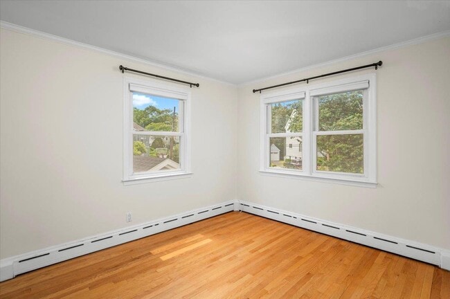 Building Photo - 714 Forest Ave