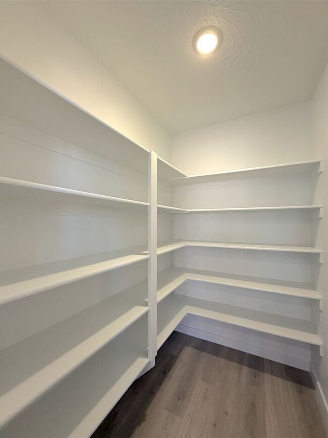 Building Photo - New 3 bed, 2.5 bath with 2 car garage home