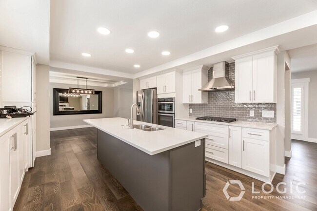 Building Photo - Stunning Fully Renovated Single Family Home!