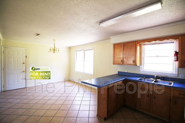 Building Photo - 209 Old Bramlett Rd