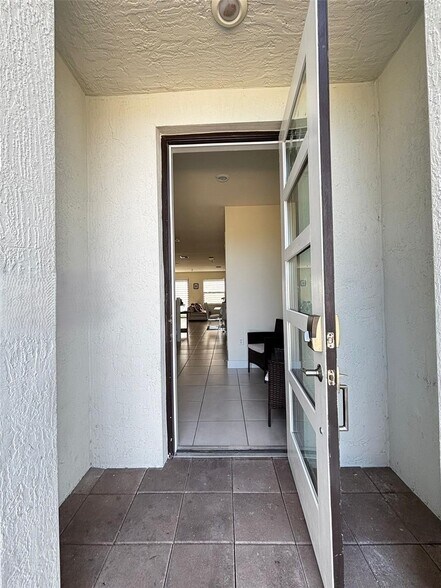 Building Photo - 15860 NW 91st Ct