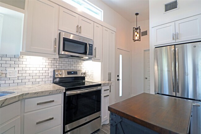 Building Photo - 2310 McDuffie St