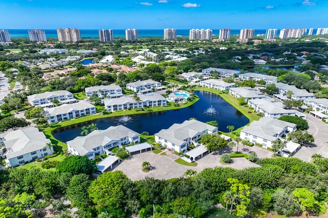 Building Photo - 886 Tanbark Dr