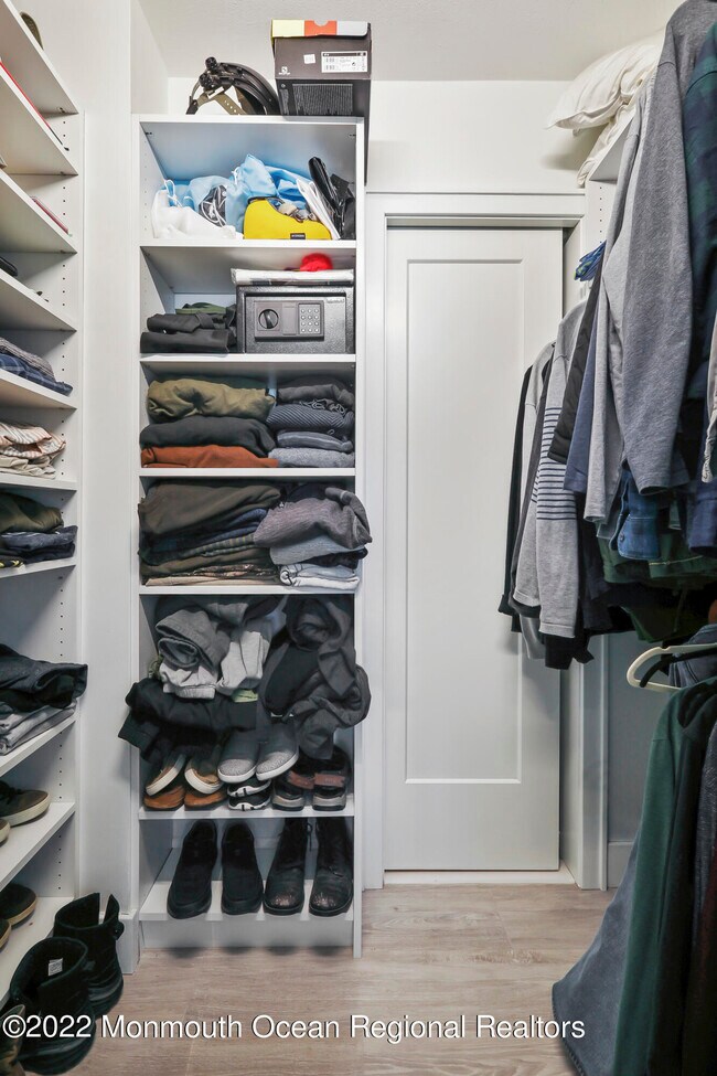 Building Photo - 675 Ocean Ave N