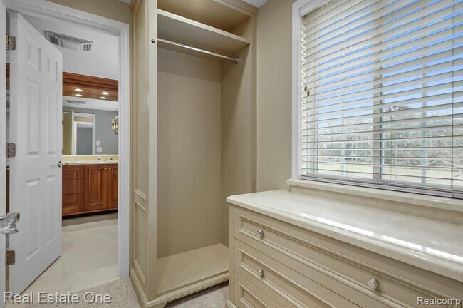 Building Photo - 4147 Greensboro Dr