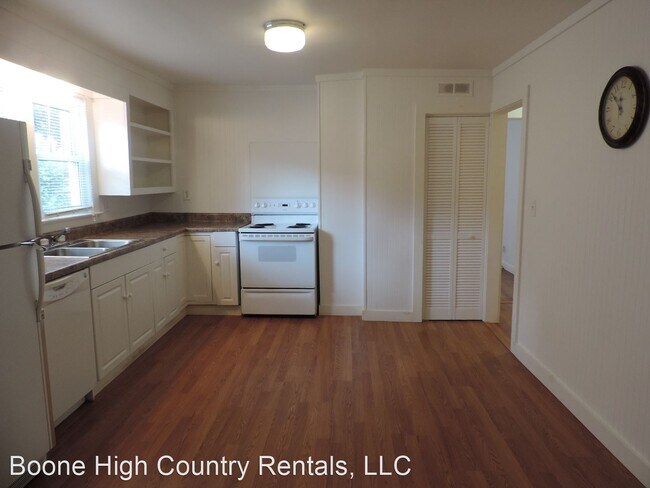 Building Photo - 3 br, 1.5 bath House - 407 Meadowview Drive