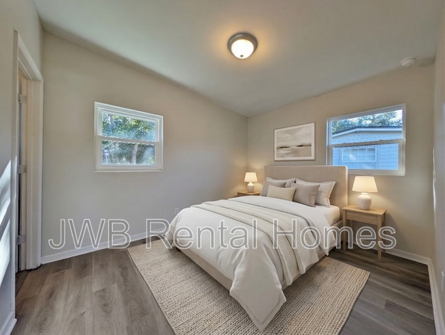 Building Photo - 2462 Quail Ave