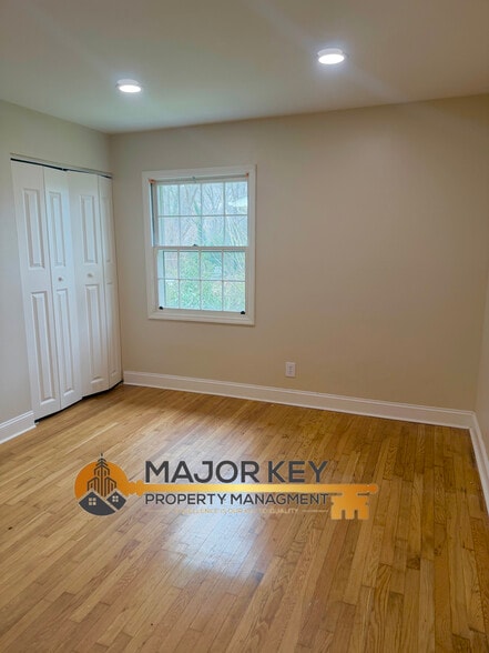 Building Photo - 4178 Suzanne Ln