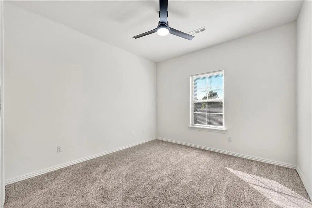 Bedroom 2 Upstairs - 754 N Wordsworth Ln