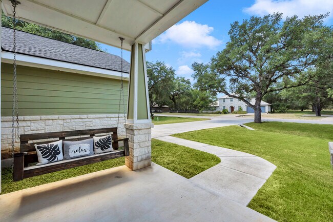 Building Photo - 113 Winding Oak Dr