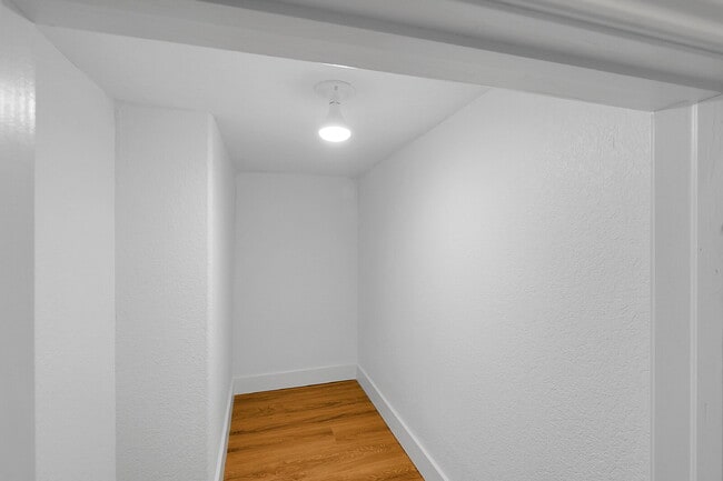 Building Photo - $2,540.95- 3 Bed, 3 Bath Townhome in Aurora with Central AC, In Unit Laundry and Patio Space!