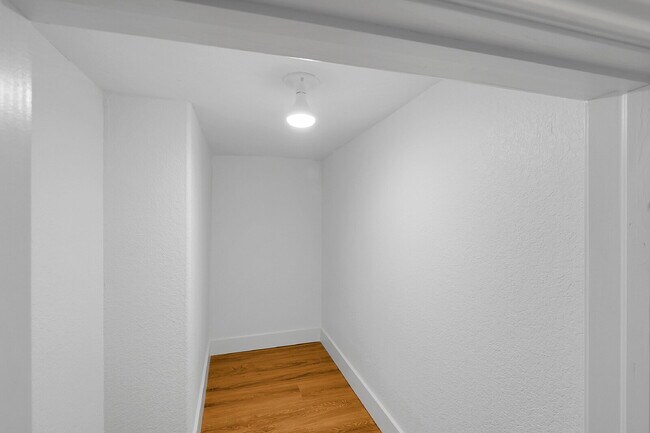 Building Photo - $2,640.95- 3 Bed, 3 Bath Townhome in Aurora with Central AC, In Unit Laundry and Patio Space!