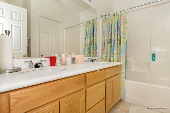 Building Photo - 575 Chesterfield Cir