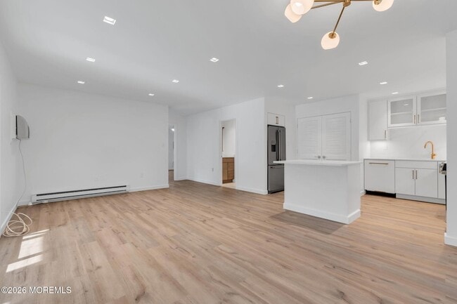 Building Photo - 42 Lexington Ct