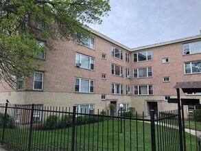 Building Photo - 6130 N Seeley Ave