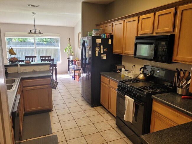 Building Photo - 15724 Cadoz Dr