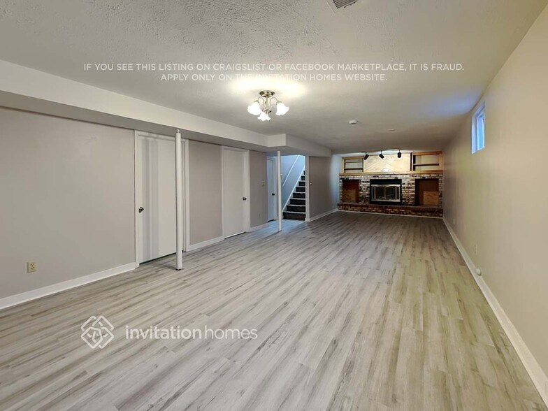 Building Photo - 1284 Ember St