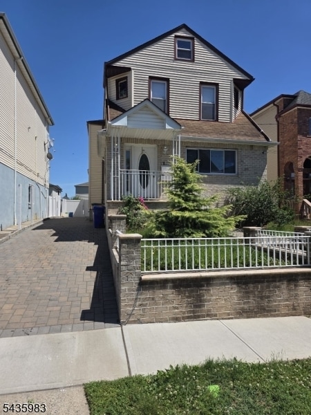 Building Photo - 929 Adams Ave