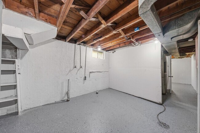 Building Photo - 8515 Jenny Dr