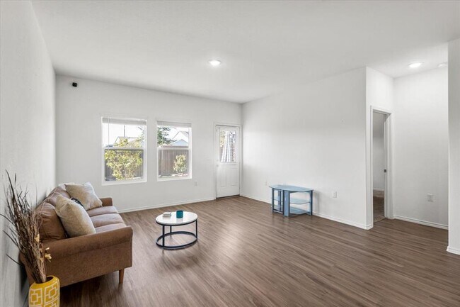 Building Photo - 2313 Forgetmenot Ln