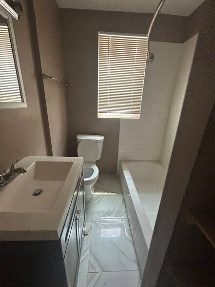 Building Photo - 4627 Maffitt Ave