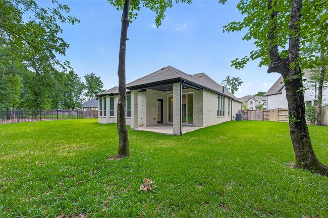 Building Photo - 212 Milas Cv