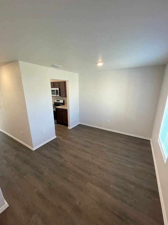 Building Photo - Legend Pond Living: Stunning 3-Bedroom, 2-Bath Home