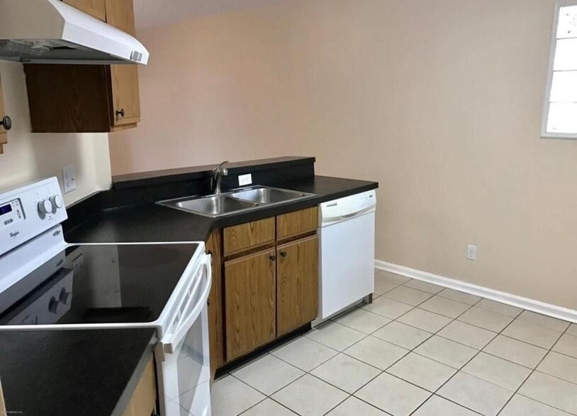 Building Photo - 12321 Mastin Cove Rd