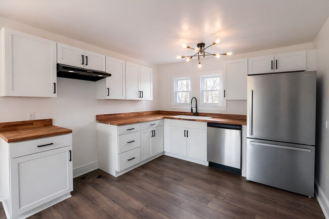 Building Photo - Gantt ST