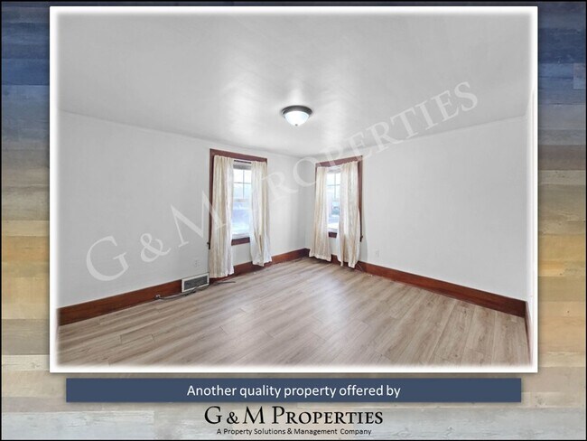 Building Photo - 1564 Mt Hope Ave