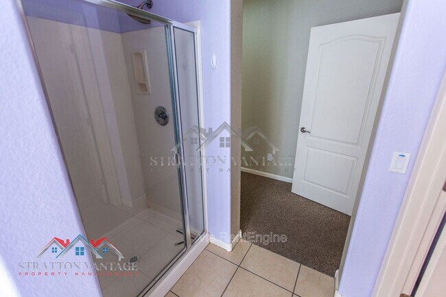 Building Photo - 13562 W Cypress St