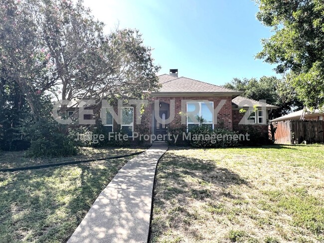 Primary Photo - Nicely Updated 3/2/2 in North Dallas For R...