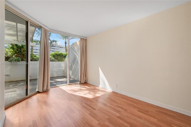 Building Photo - 7601 E Treasure Dr