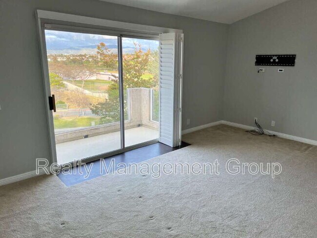 Building Photo - 1161 Paseo Primavera