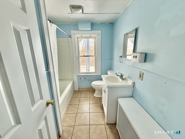 Building Photo - 26 Bridgeport Ave